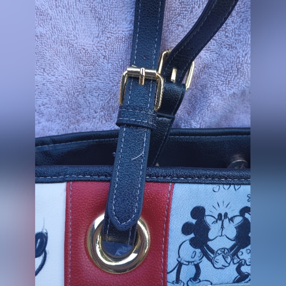 Bradford Exchange Mickey and Minnie Mouse purse - Picture 7 of 10